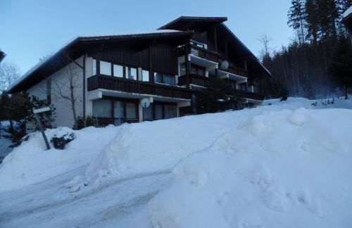 Am Waldrand - Foto 1