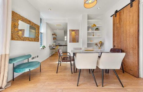 INTERIOR-DESIGN Apartment with HUGE Terrace - Photo 13