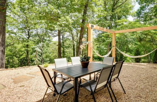 Spacious Home on Beaver Lake with Deck and Fire Pit! - Foto 29