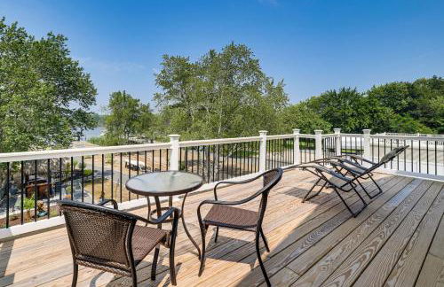 Dock and Backyard Bar Spacious Barnegat Bay Retreat - Foto 11