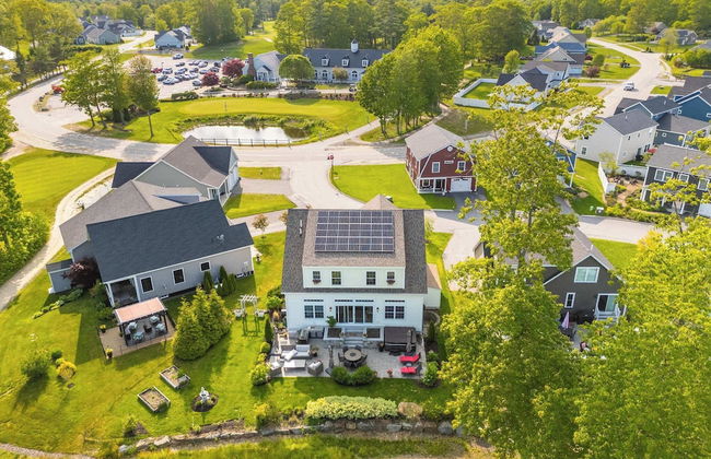 Golf-front Personal Arcade Hot tub Outdoor Kitchen - Photo 63