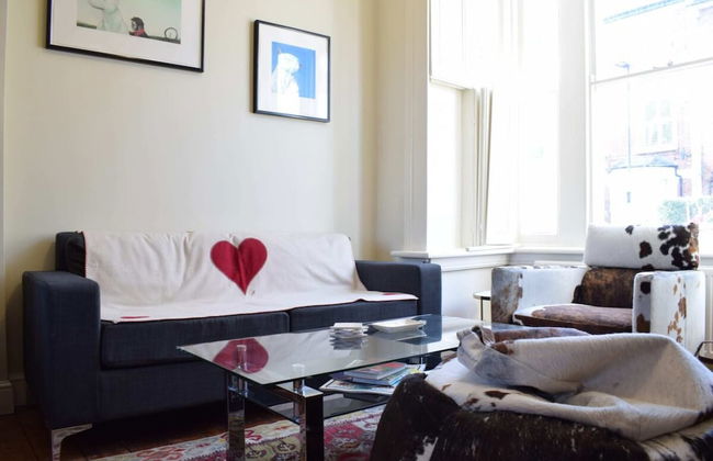 Charming 2 Bedroom Home 3 Near Arsenal Station - Foto 9