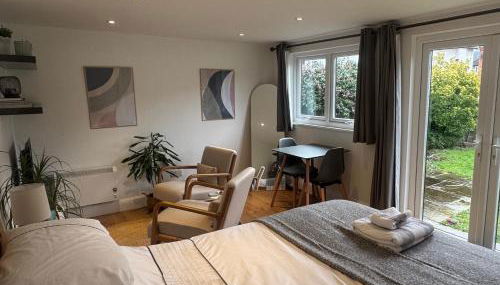 Cosy cabin nestled in the Surrey Hills - Foto 3