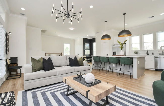 Paradise Palace Best Rooftop in HTX w Hot Tub - Foto 28