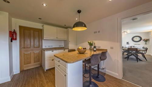 3 Bedroom Barn Conversion with HOT TUB-Garden View - Ty Cerrig Barn - Foto 4