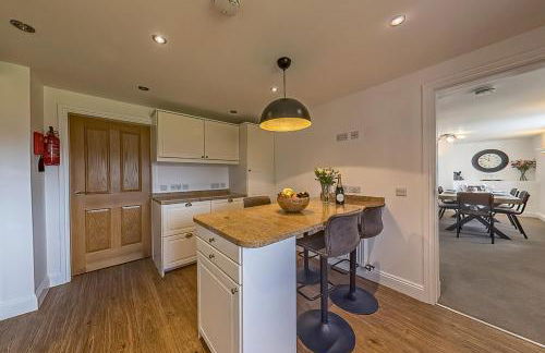 Stunning Barn Conversion with HOT TUB and ALPACAS - Ty Cerrig Barn - Photo 9