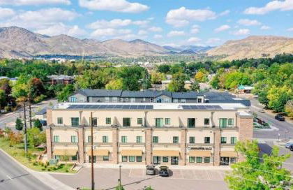 Unbeatable Location Golden Condo - Walk Everywhere - Photo 22