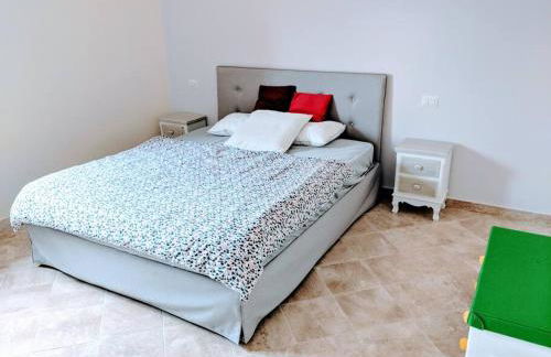 Boutique Apartment no 24 with Sea View and large Pool - Photo 12