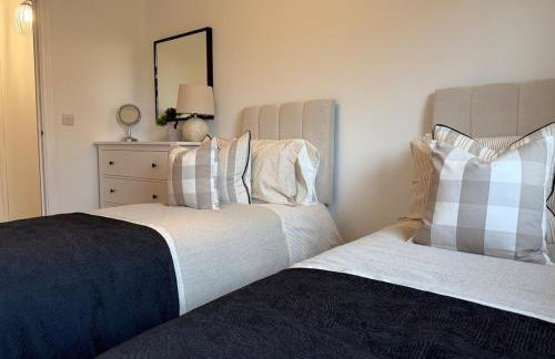 2 Bedroom Flat Free Parking Close to Gatwick - Foto 4