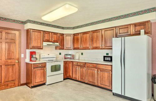 Charming Williamstown Retreat with Private Yard - Foto 10