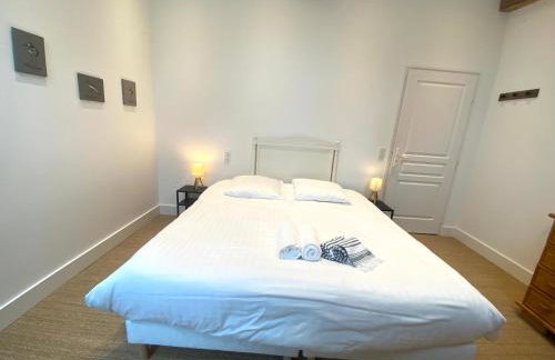 Le Pressoir du Château de Neuville - Piscine chauffée - Jeux - Forêt - Foto 29