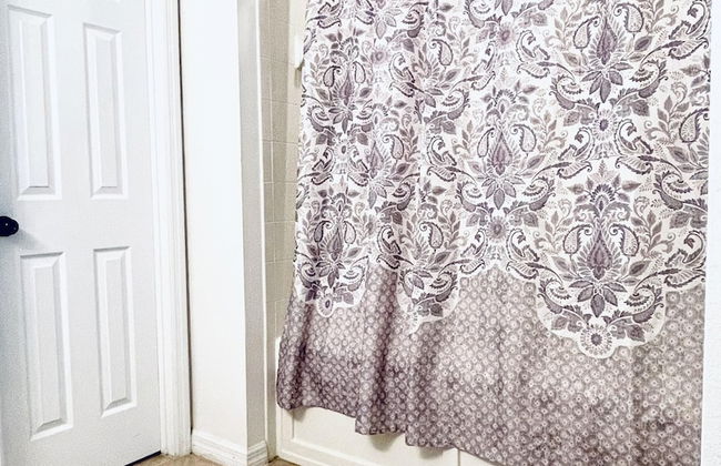 Lakeside Community, Pools, and More! - Photo 9