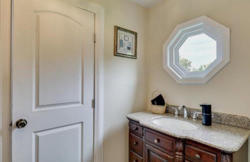 'Hidden Paradise' on 5 Acres w/ Hot Tub & Deck! - Foto 15