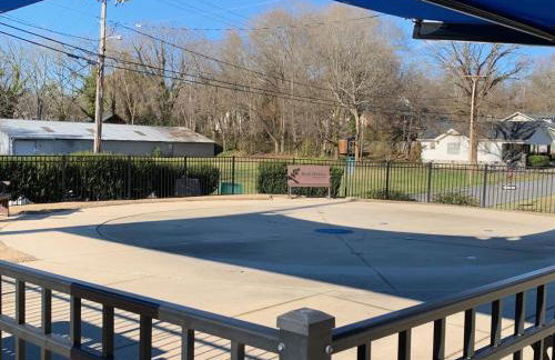 Newly Renovated Lincolnton Downtown Rail Trail Apartment - Walk to Main St - Foto 15