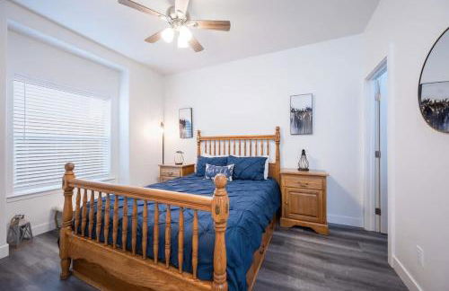 Game Room! Rooftop Deck! Sleeps 11 - Photo 22