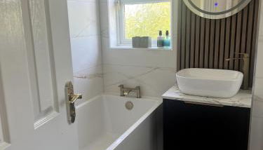 Meadow House- Driveway Parking and Fireplace - Foto 4