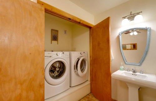 Cozy Cabin on 1 Acre in Premier Pine Neighborhood - Foto 18