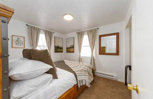 Adorable 2 BD 1 BTH Home Minutes Away from Gonzaga - Foto 16