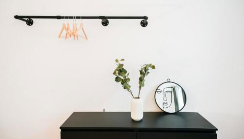 80qm Apartment in Krefeld zentral gelegen mit hohen Decken - BEUYS Apartments - Krefeld - Foto 5, wardrobe