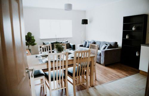 Flats near football clubs - Photo 19