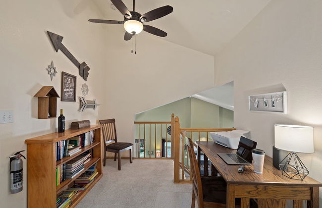 Parkside Gardens | Shady Private Yard W/ Hot Tub! - Foto 30