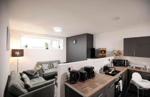 Bartlam Place, Sleeps 6, Central Oldham - By NMB Property - Foto 10