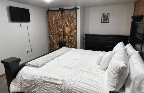 Cozy Home Between Zion & Bryce - Photo 24