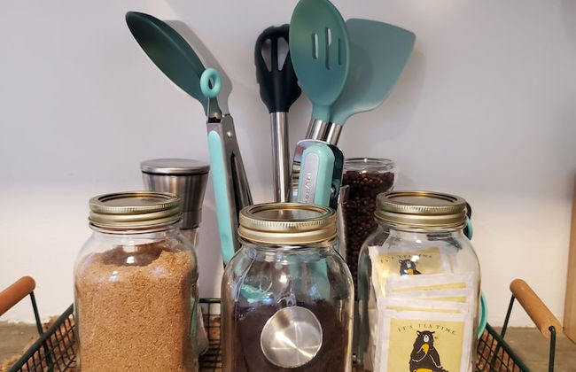 Comfy apartment 8 minute walk from beach - Photo 11