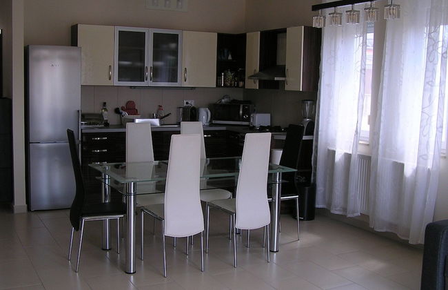 Gréta Wellness Apartmanok - Szt László u - Foto 9