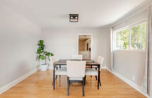 Spacious and Exclusive Oasis 6BR 3BA - Photo 7