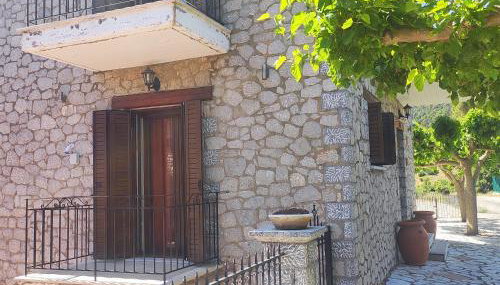 Πέτρινο - Foto 2