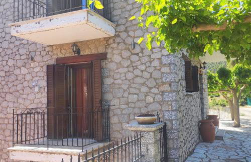 Πέτρινο - Foto 2