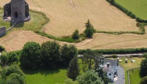 16th Century House, Castle Views, Mountain Views, Hot Tub, Firepit, Stunning Interiors - Foto 3