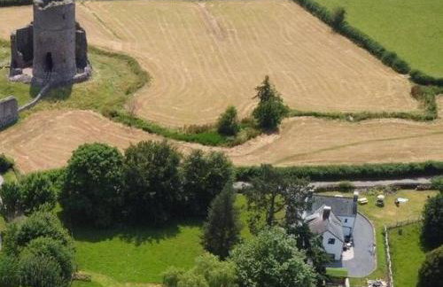 16th Century House, Castle Views, Mountain Views, Hot Tub, Firepit, Stunning Interiors - Foto 3