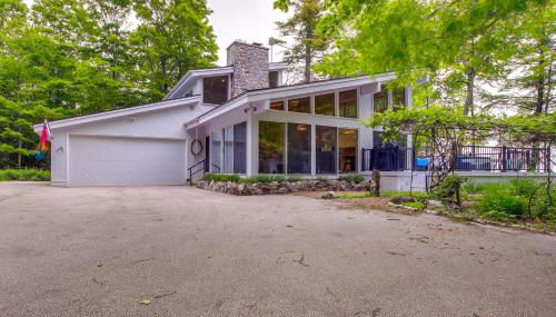Modern Waterfront Home - 1 Mi to Cave Point Park! - Foto 2