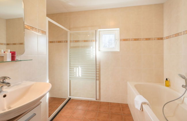 Charming Villa by the Water - Foto 11