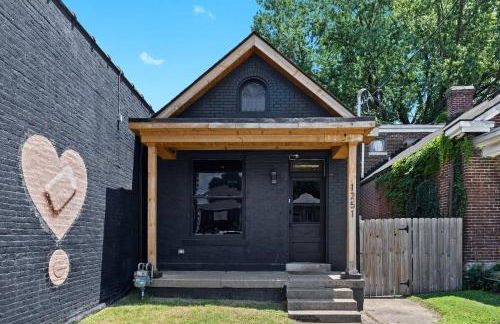 Unique Black Home in the Heart of Shelby Park - Foto 69