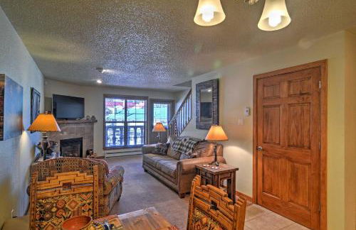 Red River Home with 2 Balconies - 1 Block to Main St - Foto 5