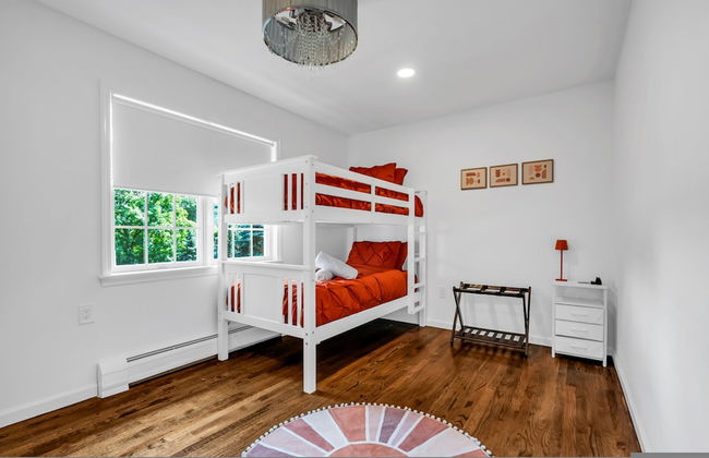 Family Retreat With Autumn Views and Fireplace - Photo 41