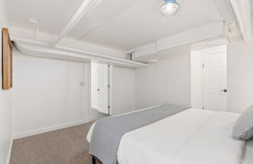 Mathews House with 4 King Beds Near CSU and Old Town - Foto 25