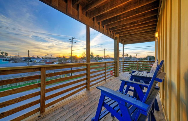 6bdr, Balcony w/ Bay View, Shared Pool + Boat Dock Keeper Red by Avantstay - Foto 3