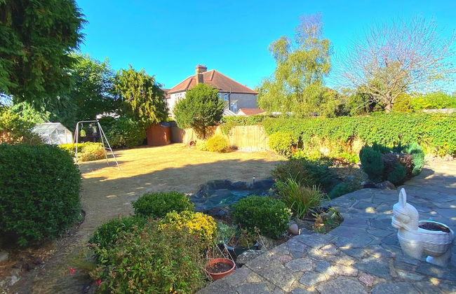 Bright and Spacious 4 Bedroom Home - Foto 27