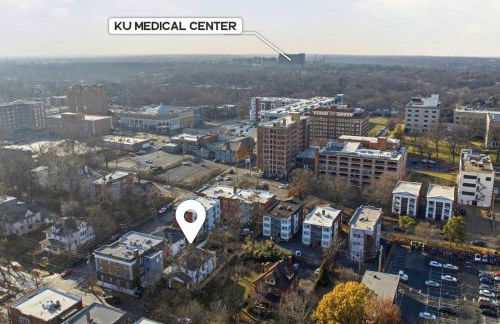 New Modern Updated Secure and Private Home - Foto 68