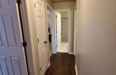 Lovely 5 Bedrooms, 3 Full Baths Home Near Parks! - Foto 8