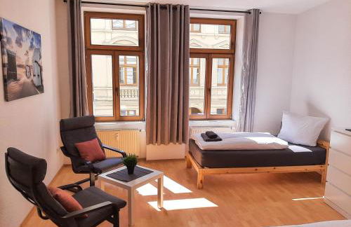 Zentrale 2-Zimmer-Wohnungen für Gruppen & Monteure, fußläufig zur Elbe & Shoppingcenter - Foto 1