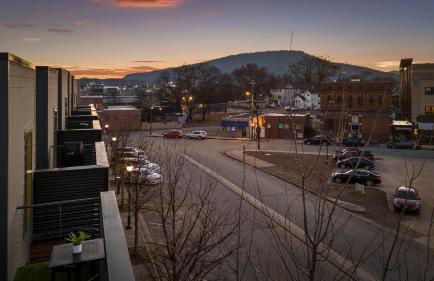 Golden Hour - A Southside Home - Foto 50