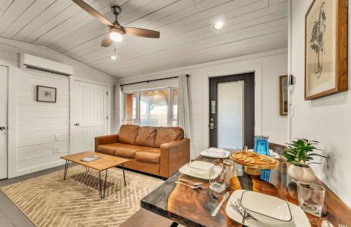 This is IT Cabin with a hot tub fire pit & indoor pool - Foto 6