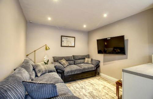 6 Dbl Bed, Central Huddersfield house inc parking - Foto 3