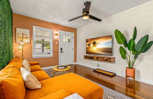 Sunny Citrus Escape Min to Midtown & Dog-Friendly - Foto 10