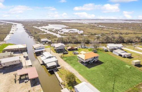 Port Sulphur Retreat with 2 Balconies and Arcade - Foto 24
